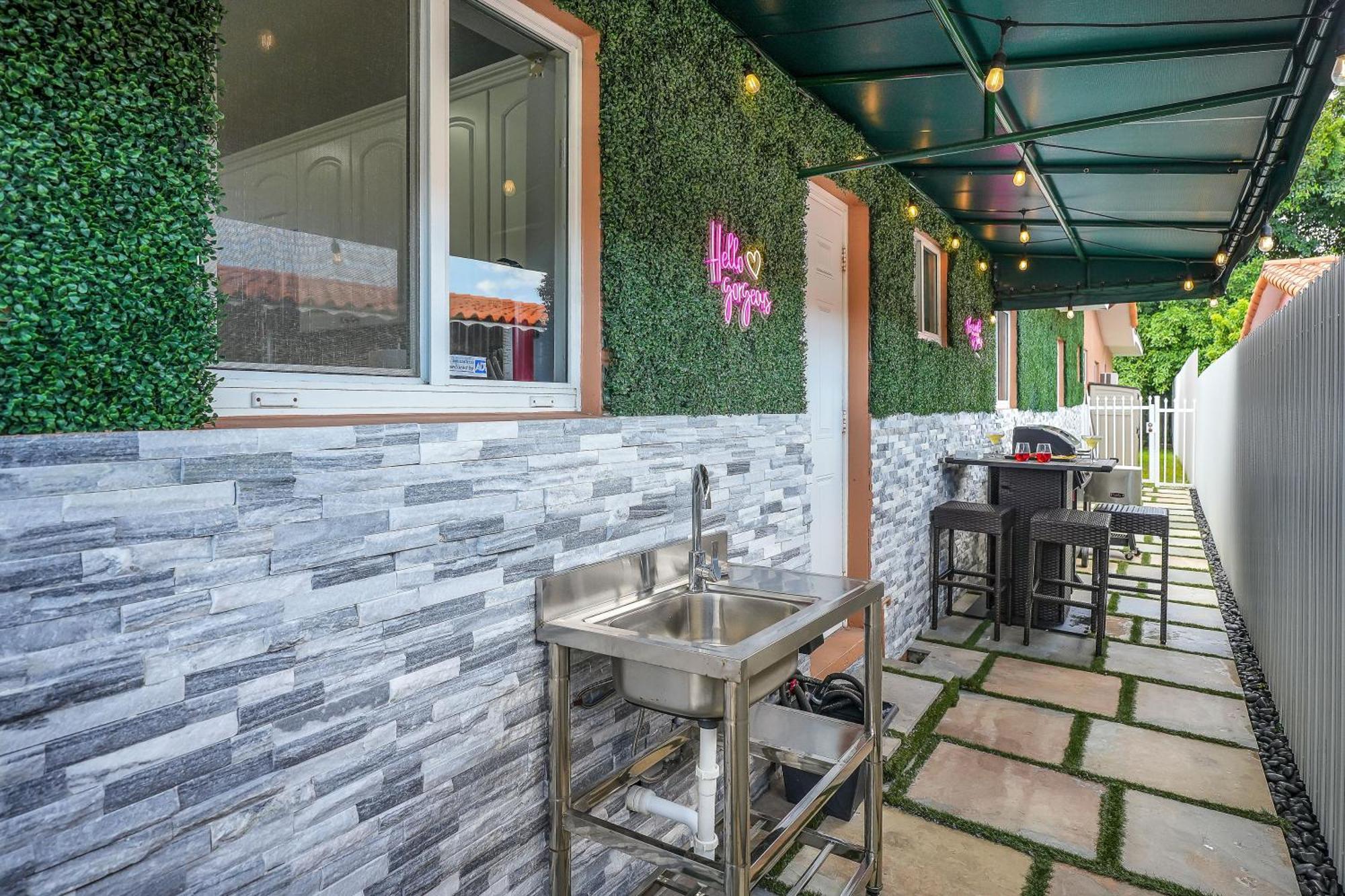 Vacay Spot Happy Escape 15 Min Beach Massage Shower Prime Loc! 6 Blocks Away From Bars, Nite Clubs, Res, Shops Miami Ngoại thất bức ảnh